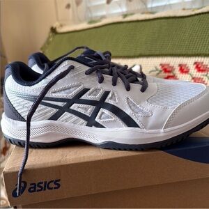 ASICS men’s up‎ court sneaker size 8